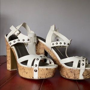 Size 7 Guess Platform Sandals